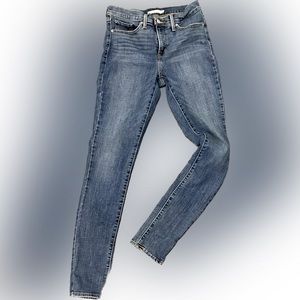 Levi’s 311 Shaping Skinny Jeans Women’s Size 28 Waist 34 Long
